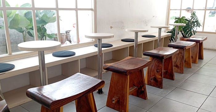 interior cafe cruz di serang