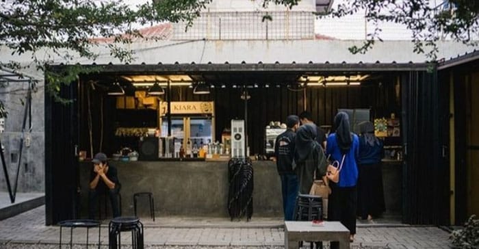kiara coffee serang suasana outdoor